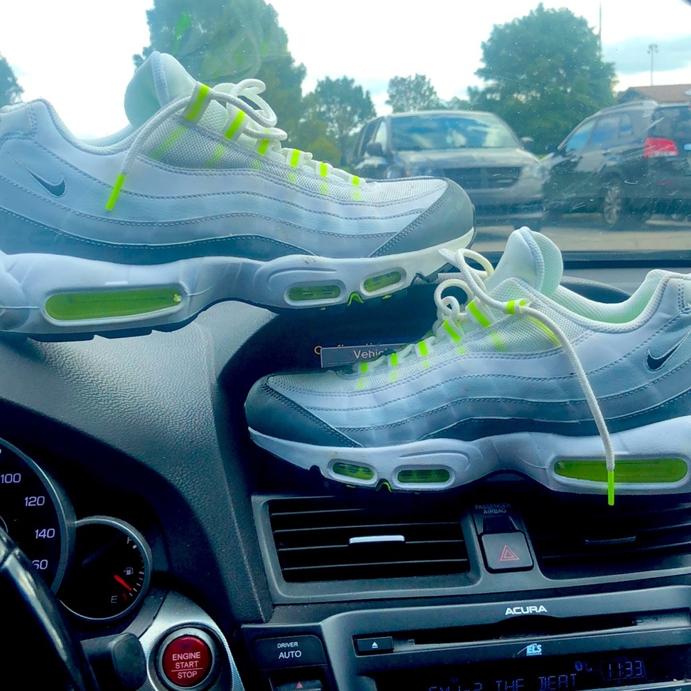 Men’s Nike shoes